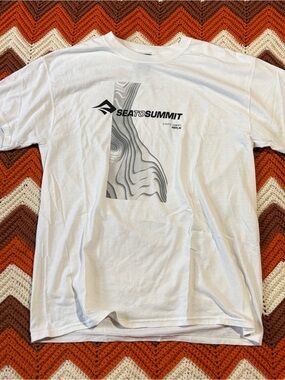 Sea to Summit Men's White Short-Sleeve Graphic Tee
